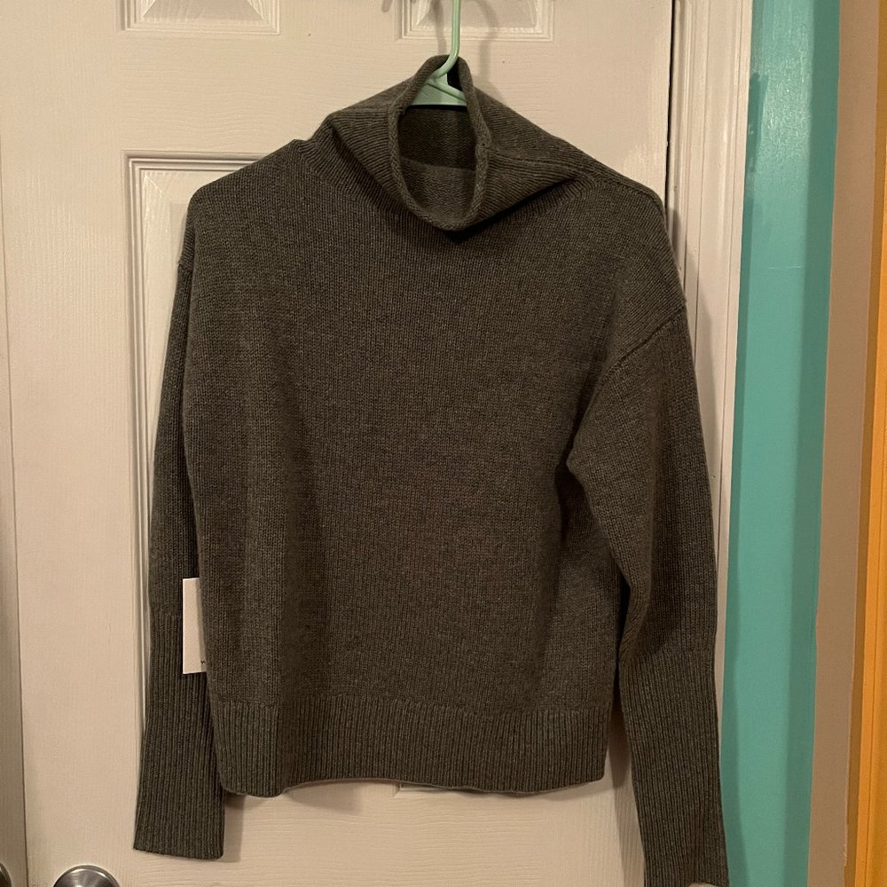 NWT Wilfred Luxe Cashmere Cyprie Sweater